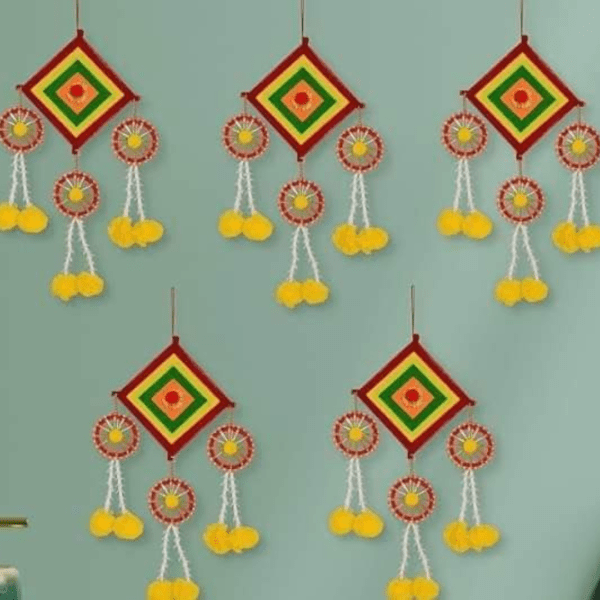 Home & Wedding Decorative Kite In Multi color. Handmade Woolen Wall Decorative Kites. Beautiful Kites For Wall Decoration And Haldi, Mehandi Ceremony Decoration. Decorate Your Party Function With Beautiful Decorative Hanging Kites.