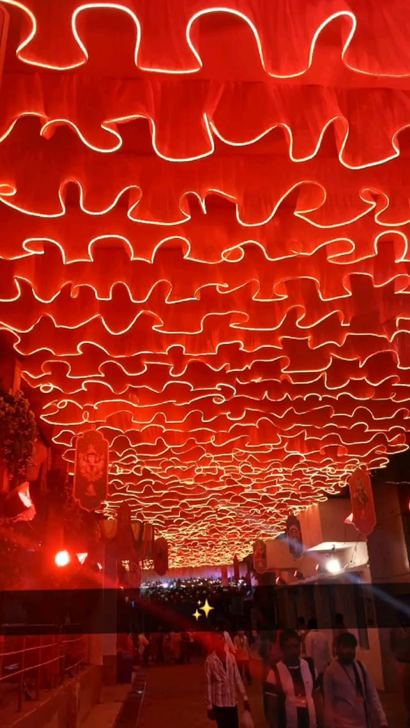The unique S-shaped wave design Wedding Ceiling adds a touch of elegance and romance to the wedding stage Creating a dreamy and romantic atmosphere.
