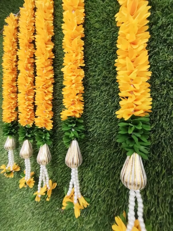 Gajra Cutting Hanging Ladi Set Of 10 Pieces, Height 2 Feet - Image 3